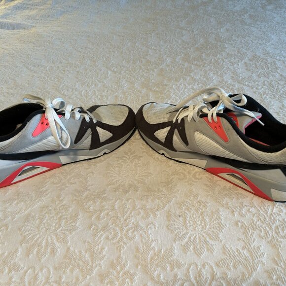 Men's Nike Sneakers - Picture 5 of 9